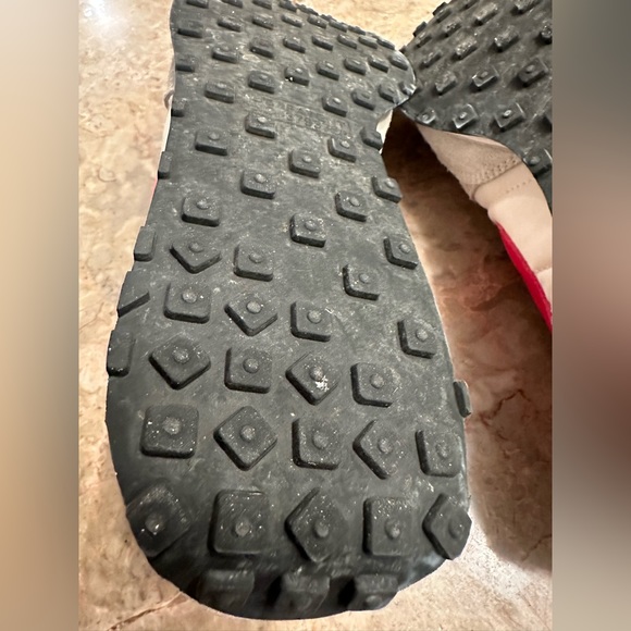 Nike - Picture 5 of 7